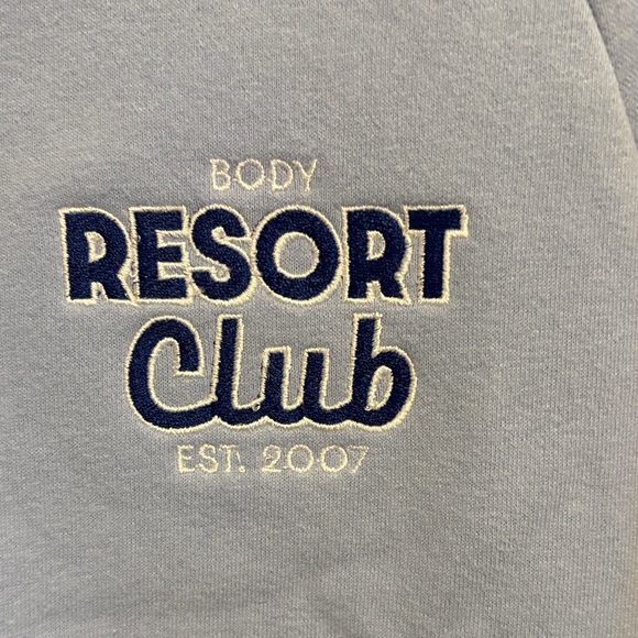 Resort Club Women's Blue Sweatshirt - Picture 4 of 10